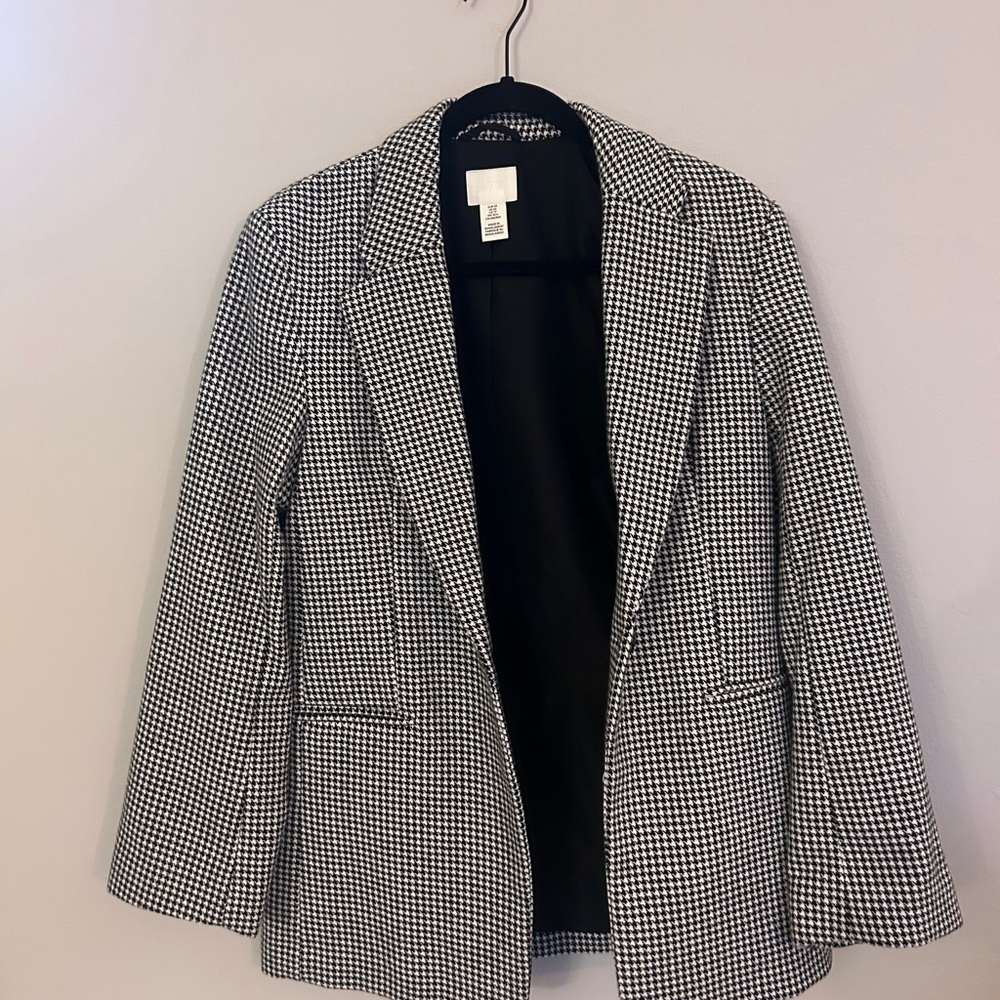 Zara Black and White Houndstooth Blazer with Notched Lapels